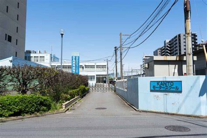 横浜・西口の「関東モータースクール」何ができる？通い方と選び方